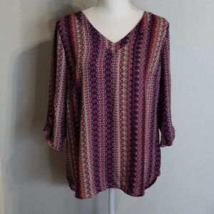 NY Collection women's size medium triangle button open in back purple red top